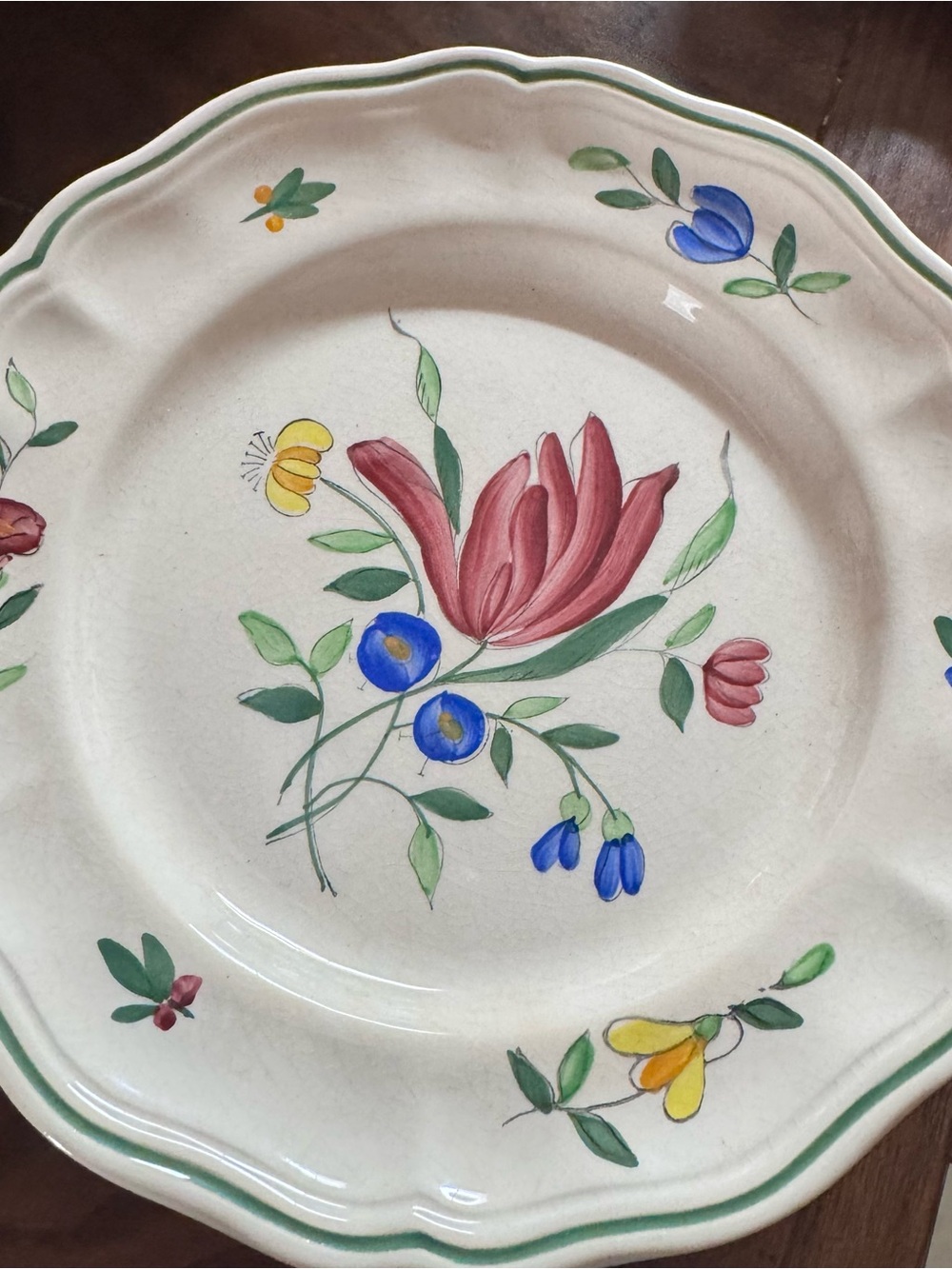 vintage Longchamp "Tulip" pattern French earthenware plates (4) 9”